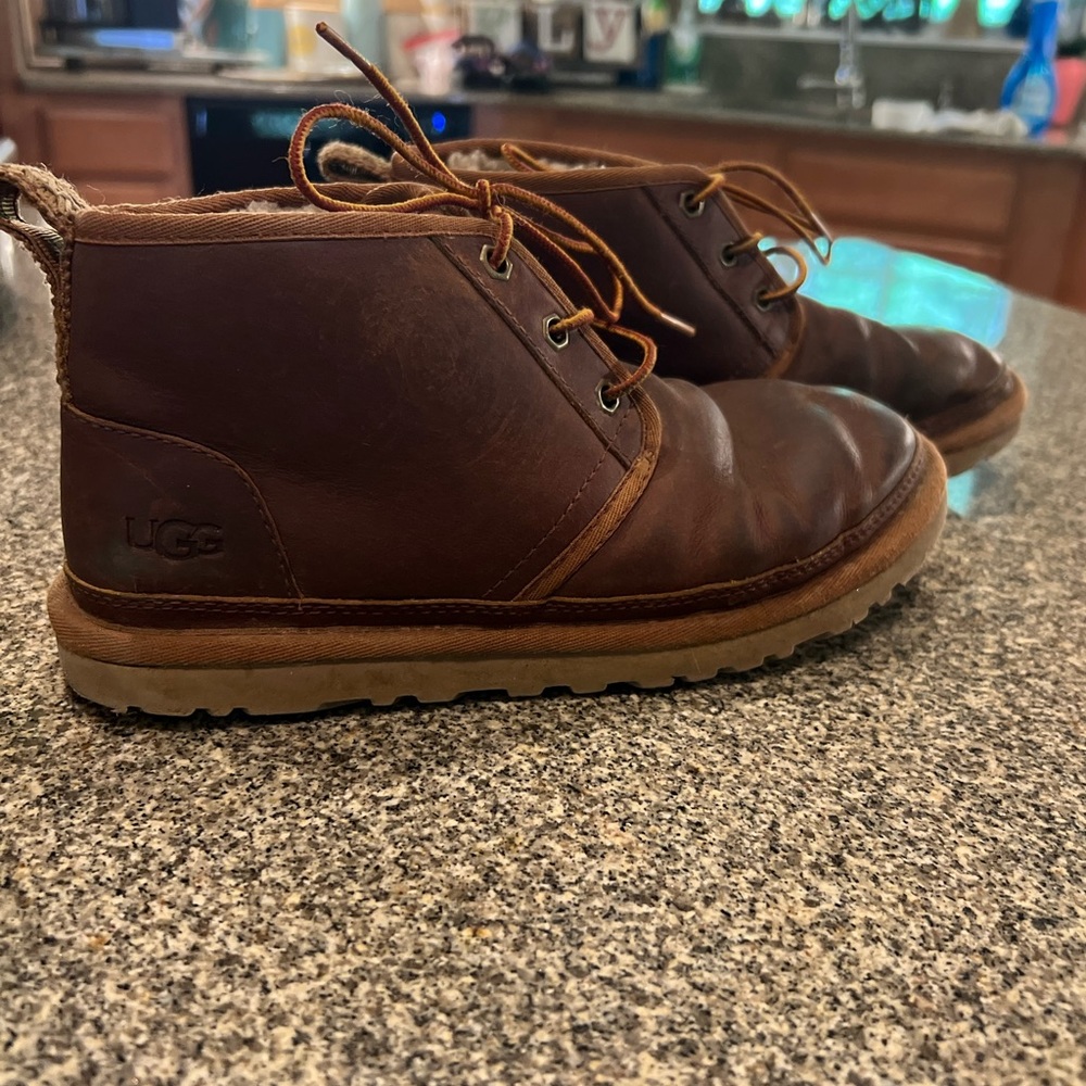 leather uggs - Picture 3 of 5